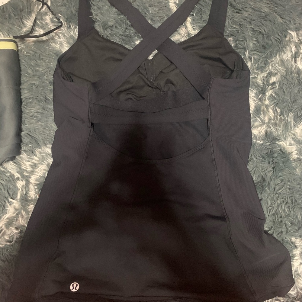 Lululemon - Picture 2 of 3